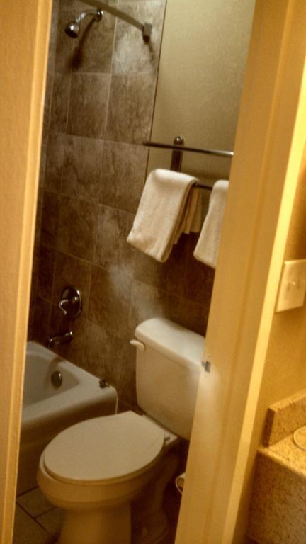 Relax Inn Heth Shell Lake Δωμάτιο φωτογραφία